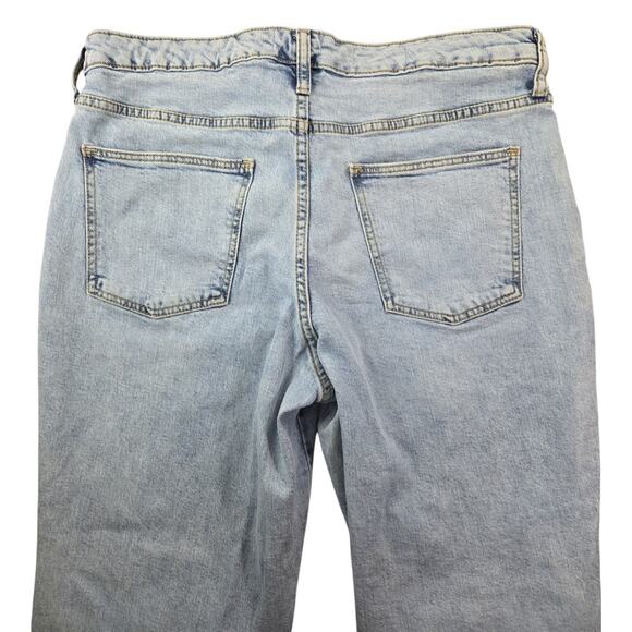 Universal Thread | High Rise, Slim Straight Jeans | Size 14/32R - Picture 5 of 5